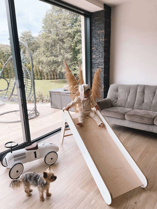 Zusammenklappbare Holzrutsche für Kinder im Kinderzimmer