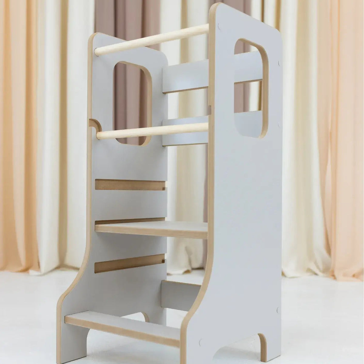 Lernturm SLIM in Kaschmirbeige für Kinder