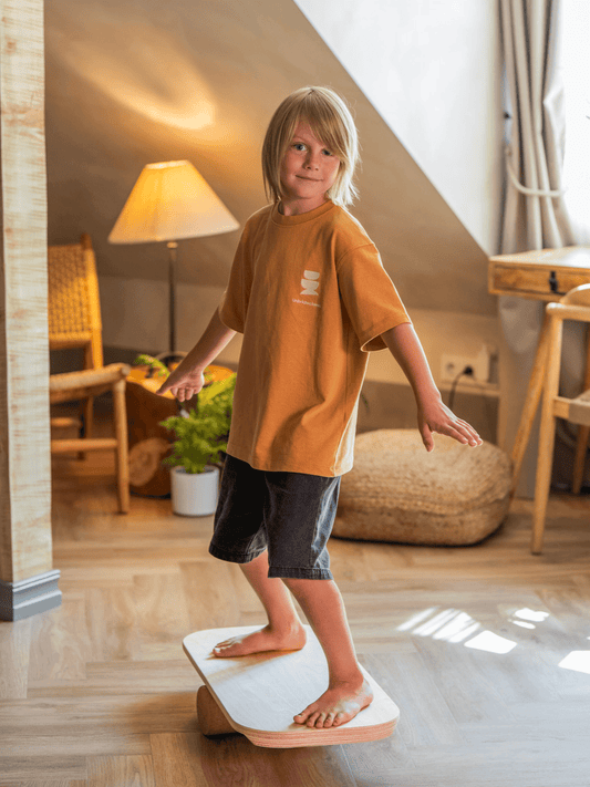 Balance Board aus Holz von leg & go für Gleichgewicht und Motorik