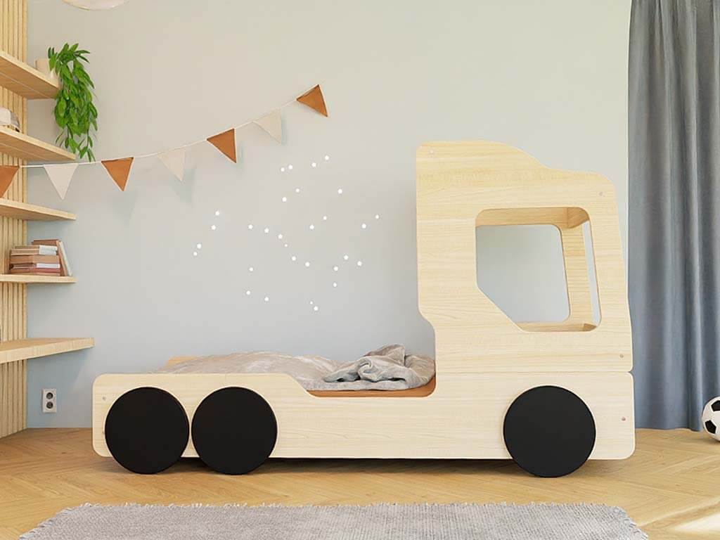 Kinderbett TRUCKER aus Naturholz im Detail
