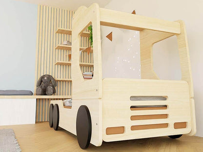 LKW-Kinderbett TRUCKER aus Holz im Kinderzimmer