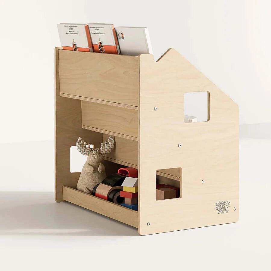 Bücherregal in Häuschenform aus Holz