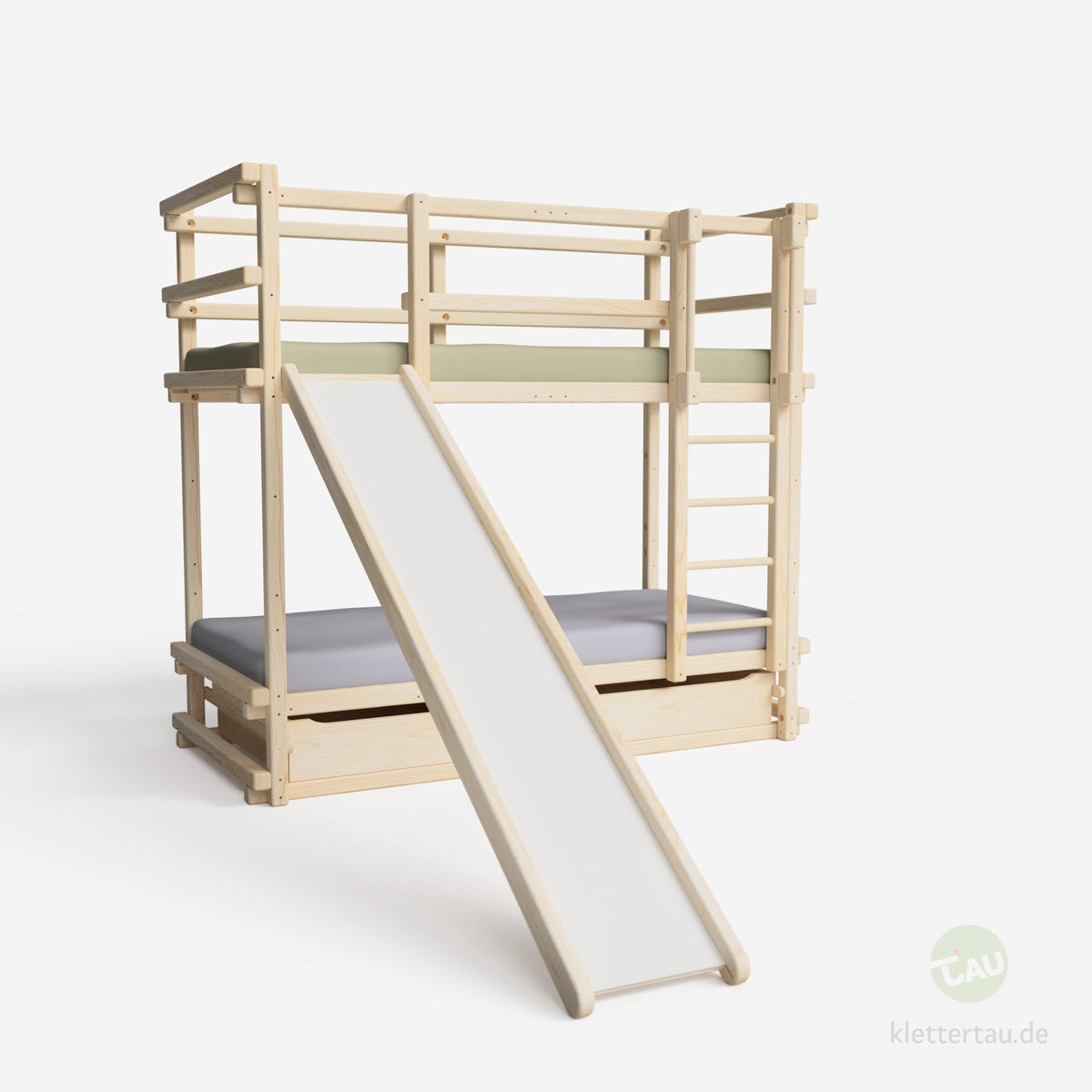 Etagenbett aus Holz mit Rutsche