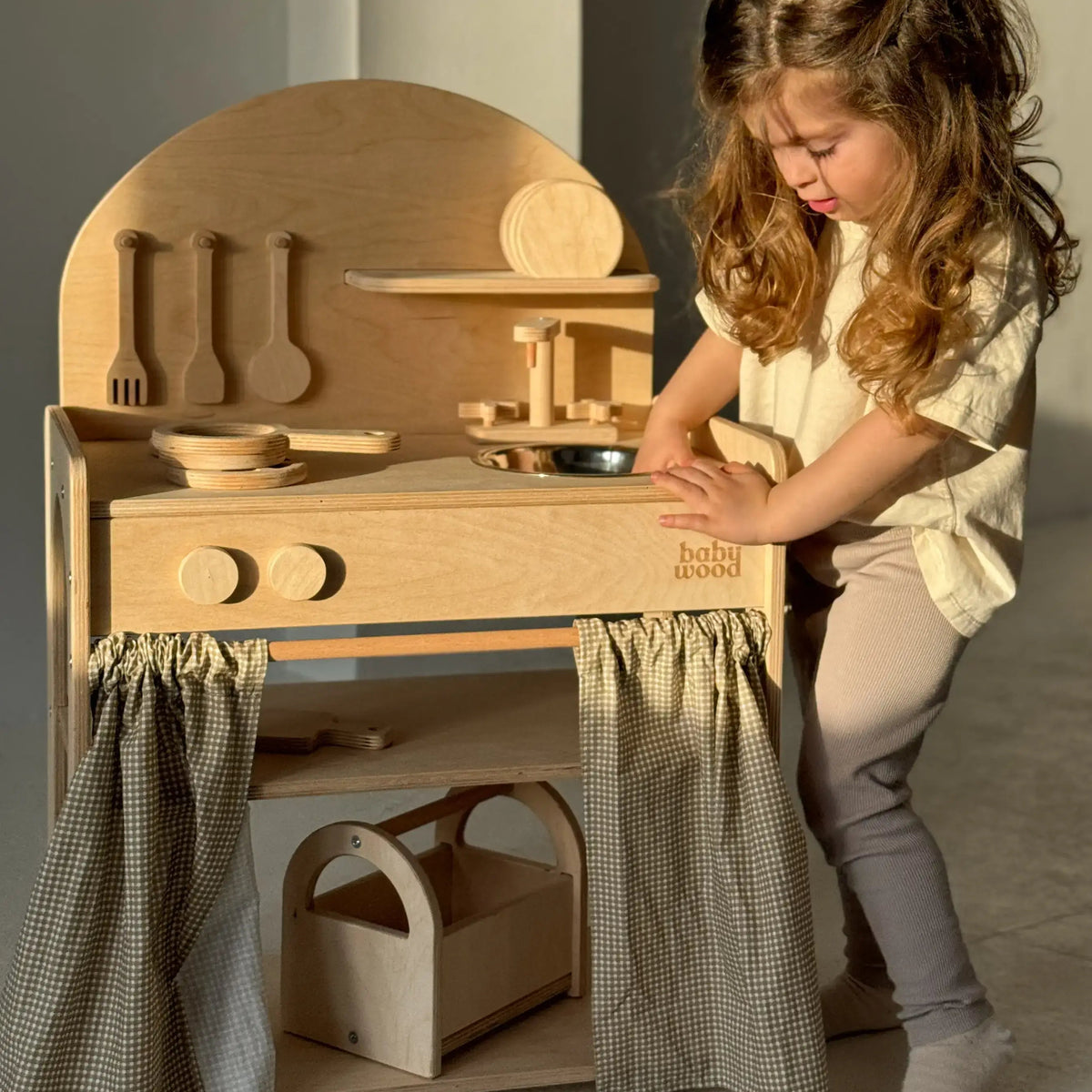 Holz-Kinderküche mit Herd, Backofen und Zubehör