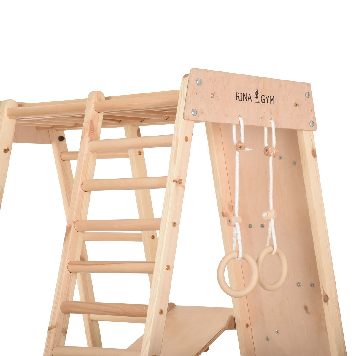 Indoor Spielplatz Kids Playtime in Natur mit Turnringen