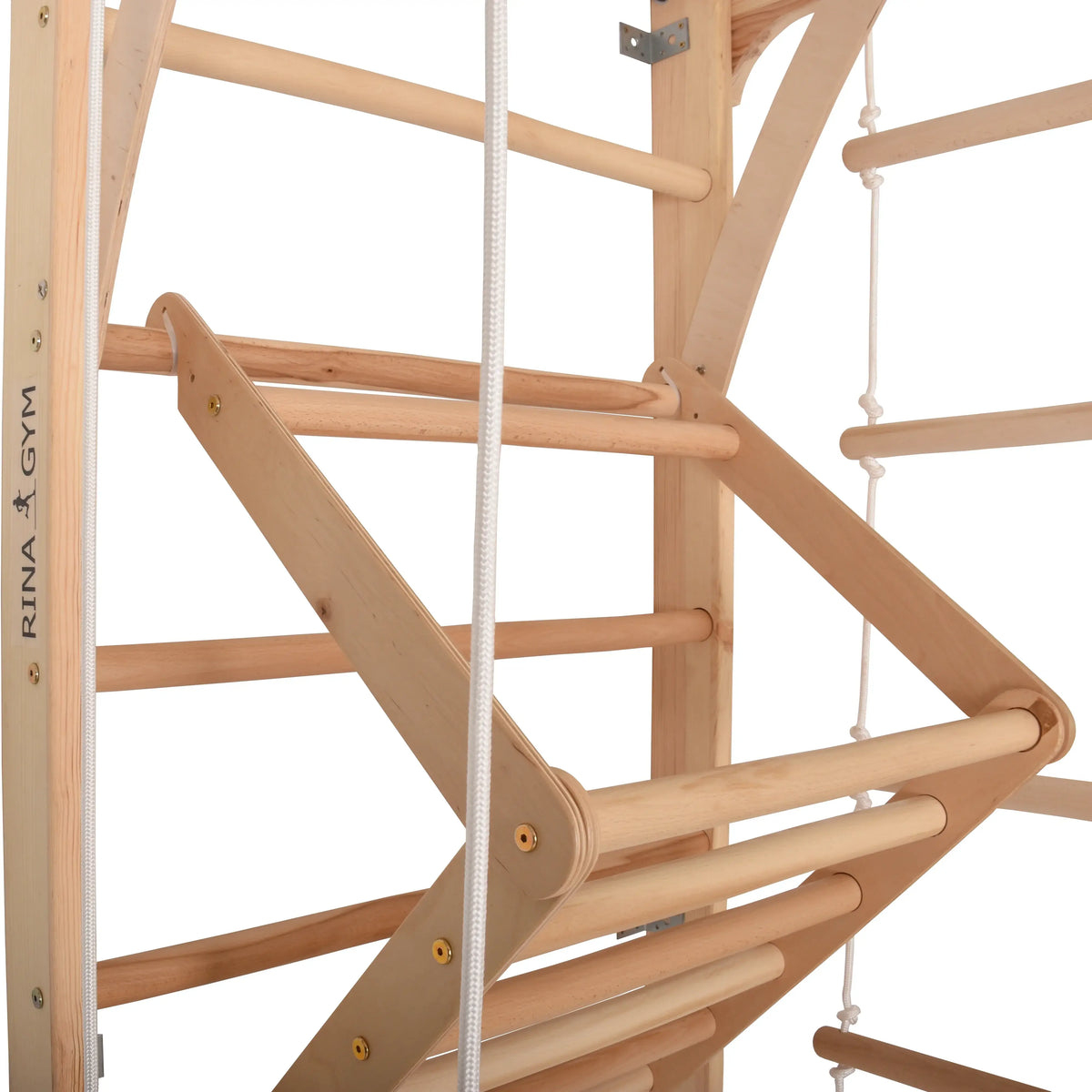 Kletterwand INA in Natur als stabile Sprossenwand