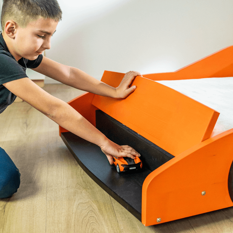 Rennwagen-Kinderbett WINNER aus Holz