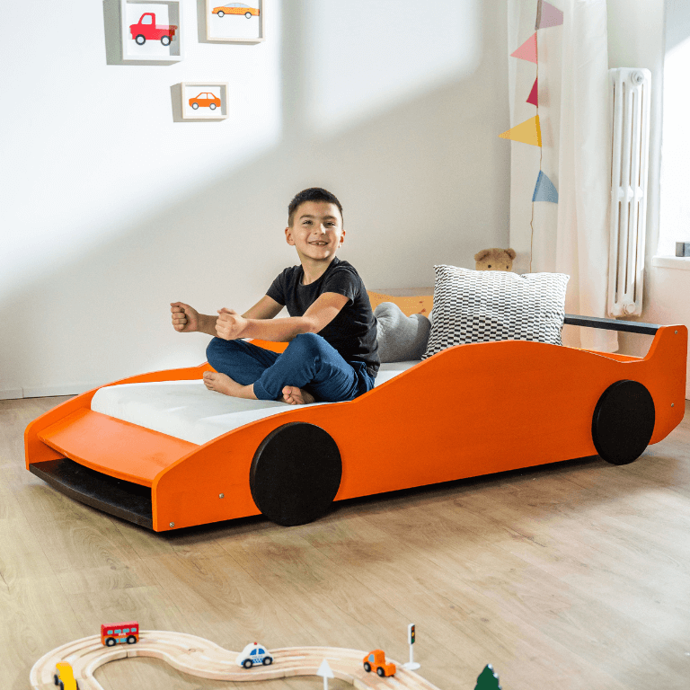 Auto-Kinderbett WINNER im Kinderzimmer