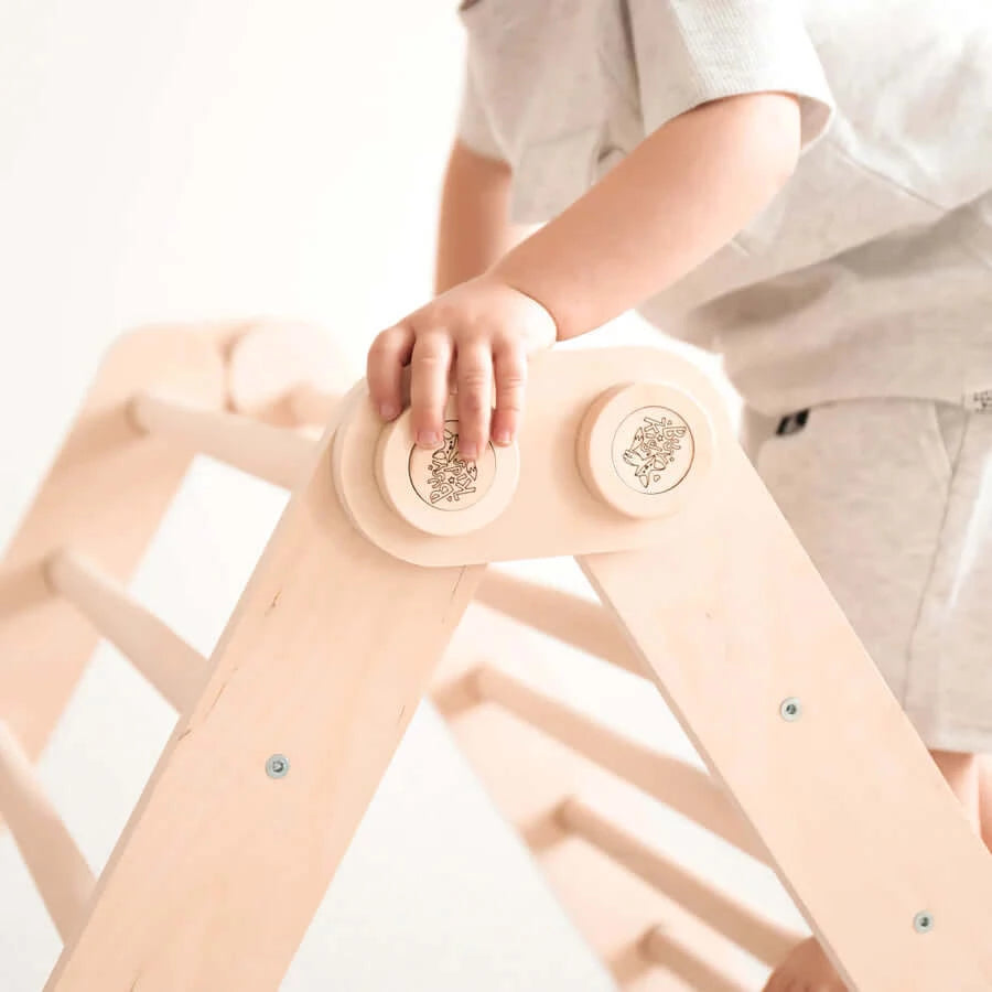 Klettergerüst M als Kletter-Parcours im Kinderzimmer