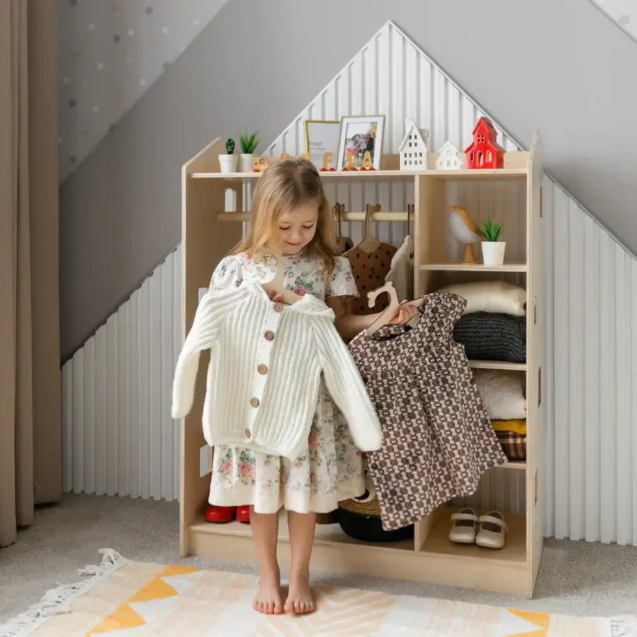 Kleiderschrank für Kinder in Natur von Busykids