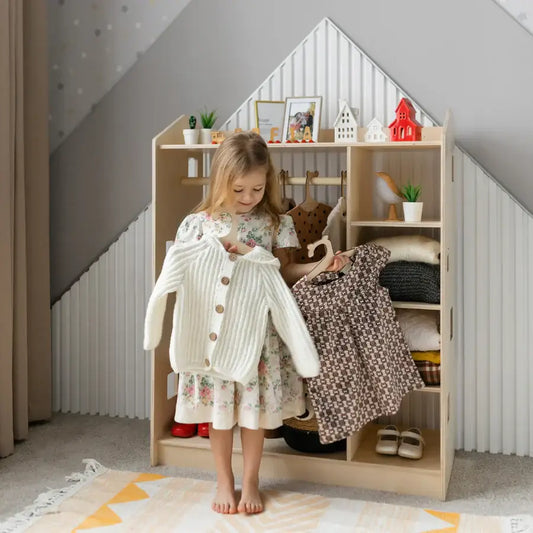 Kleiderschrank für Kinder in Natur von Busykids