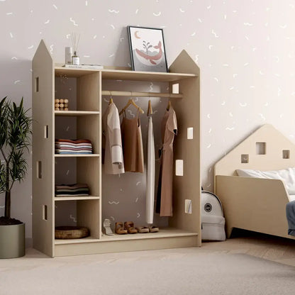 Offener Kinder-Kleiderschrank für selbstständiges Anziehen