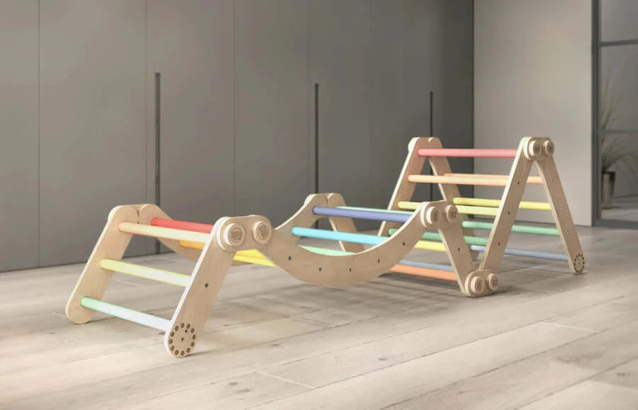 Klettergerüst L als wandelbarer Indoor-Spielplatz nach Pikler