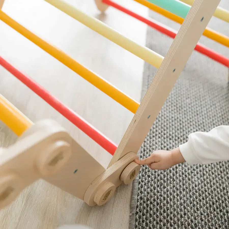 Buntes Klettergerüst L von Busykids für aktives Spiel zu Hause