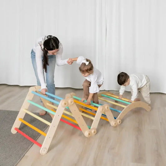 Buntes Klettergerüst L für Kinder aus Birkenholz als Indoor-Spielplatz