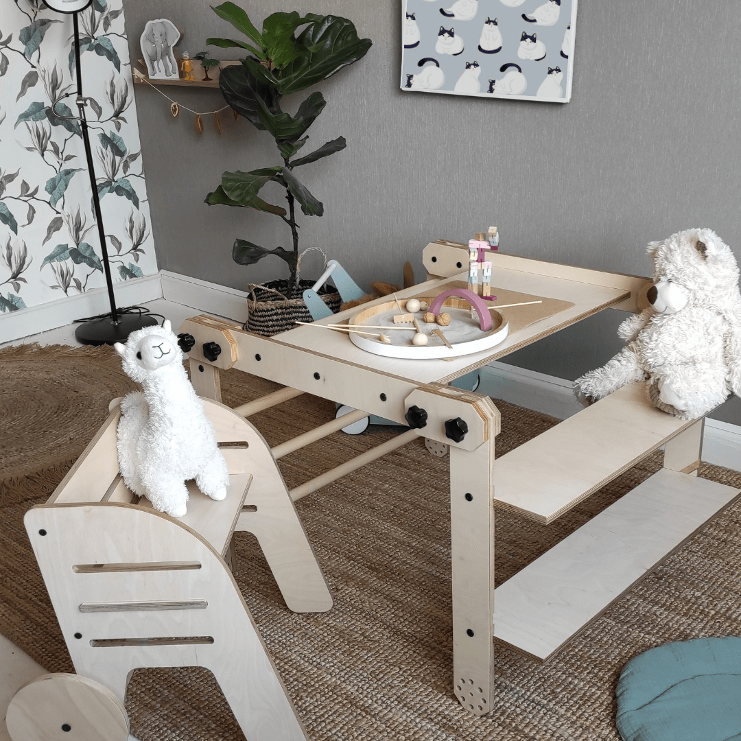Klettertisch NABU als Kindertisch zum kreativen Spielen und Zeichnen