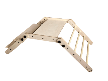 Multifunktionales Kletter- und Spieltisch-Design des NABU aus Birkenholz