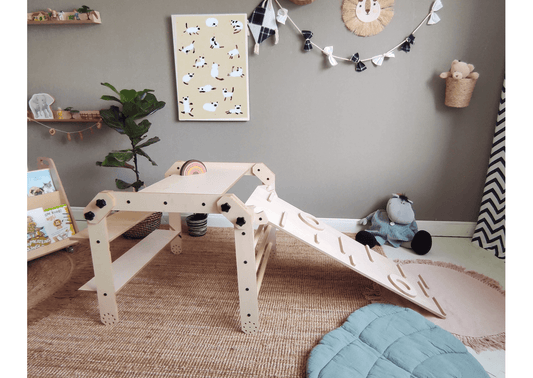 Kletterset Klettertisch NABU mit Kletterrampe aus Birkenholz im Spielbereich