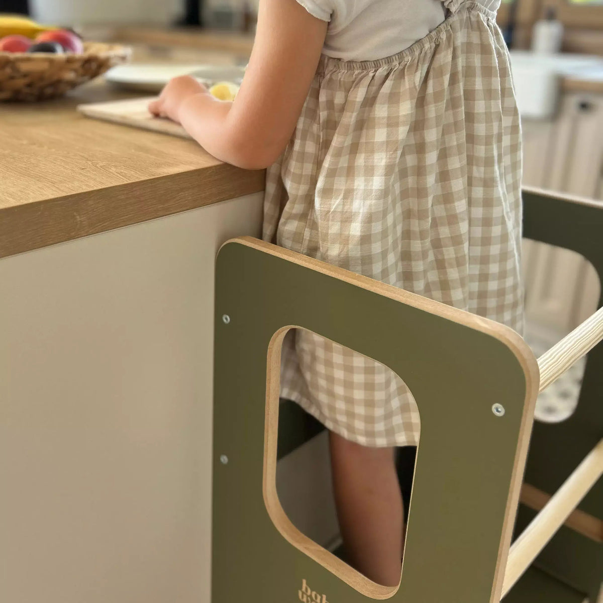 Lernturm SLIM in Oliv für Kinder