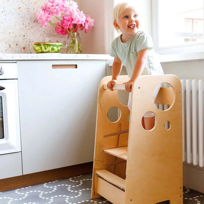 Mitwachsender Lernturm Leni für Kinder in der Küche