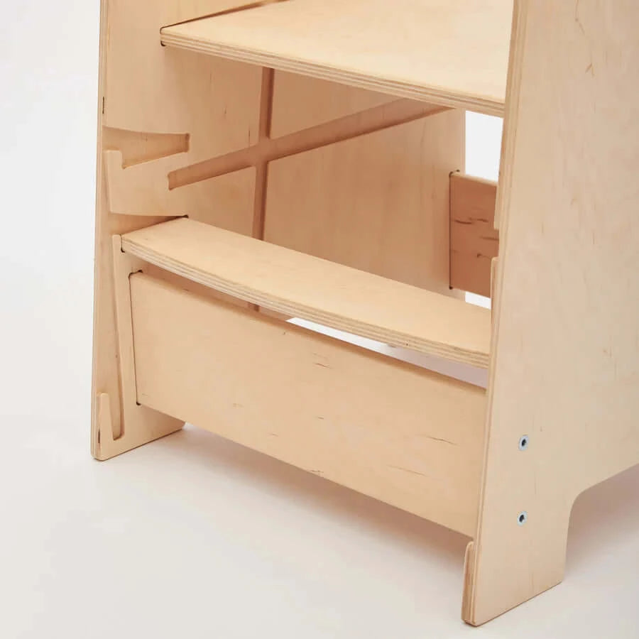 Mitwachsender Lernturm Leni aus Holz für die Küche