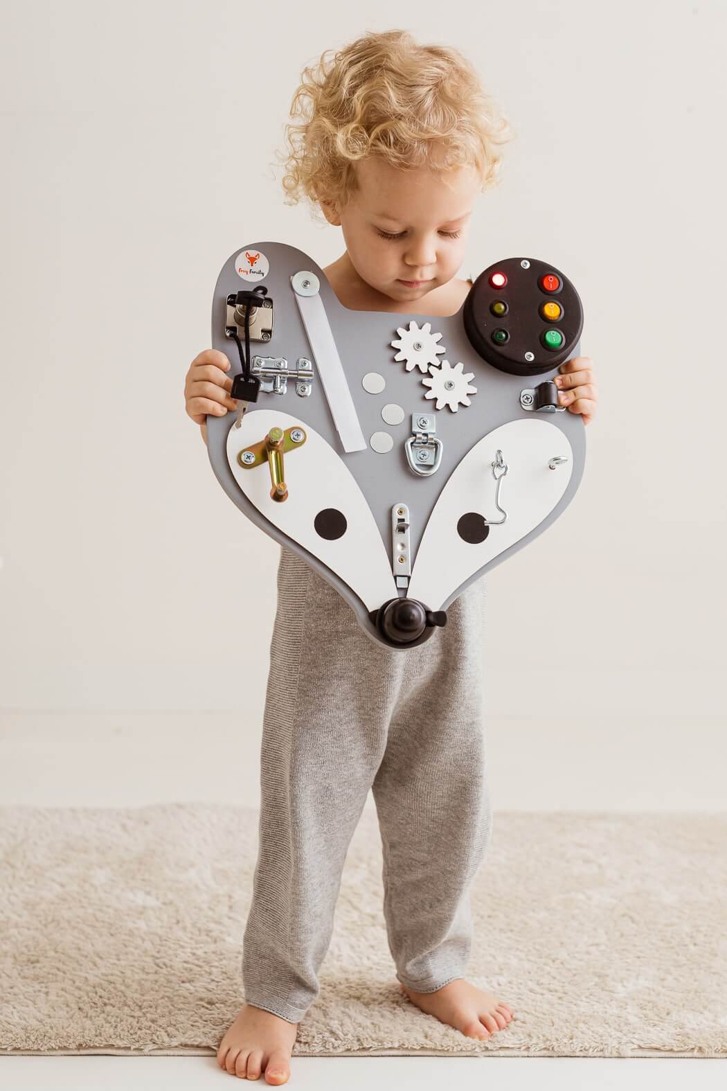 Graues Mini Motorikbrett Fuchs für Kinder