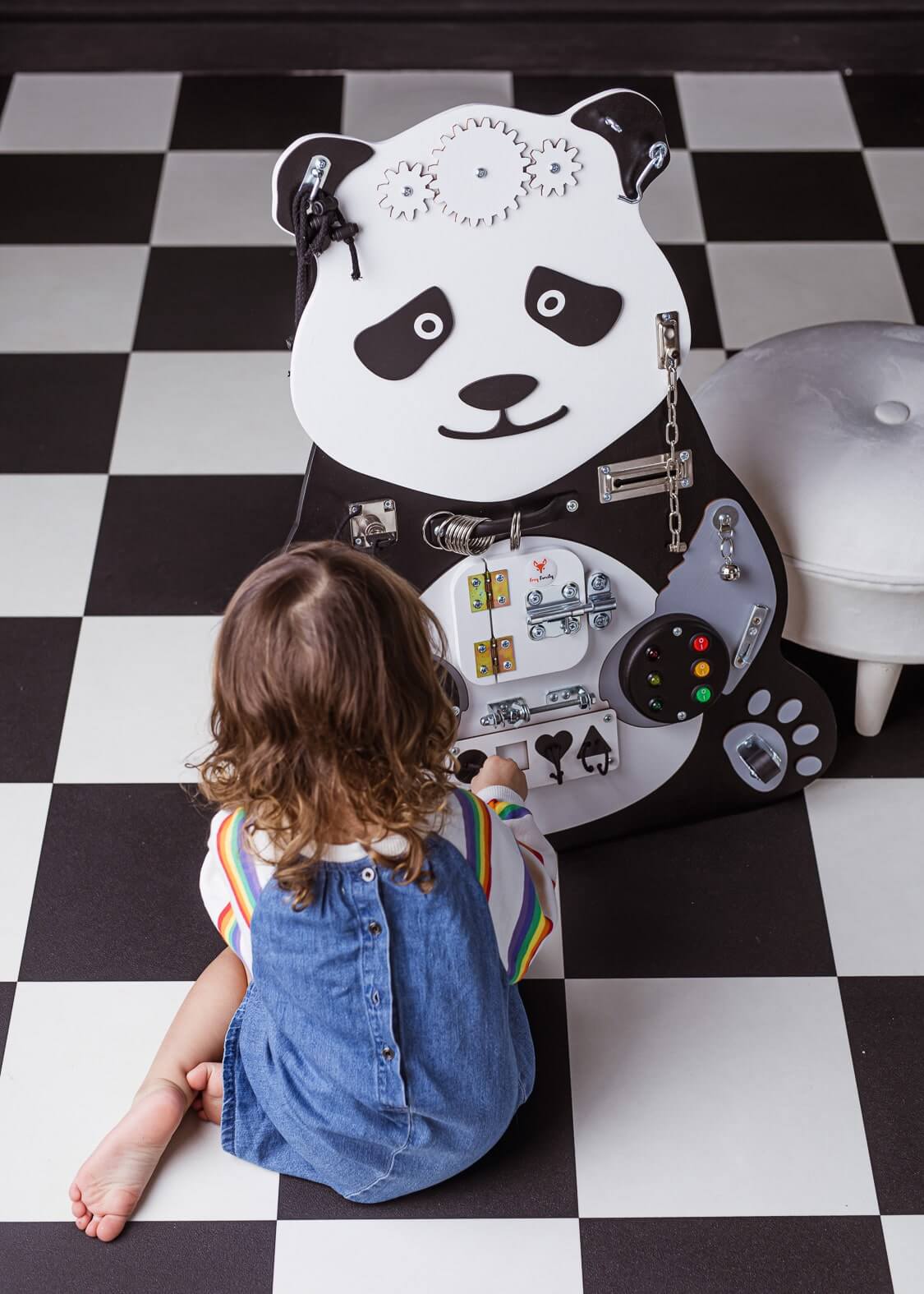 Motorikwand Paula Panda mit vielen Aktivitäten
