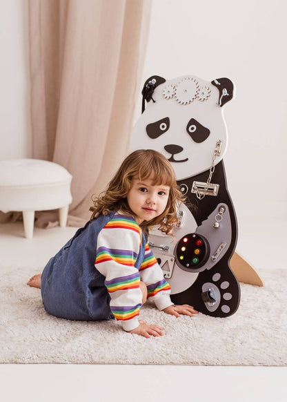 Motorikwand Paula Panda zur Wandmontage aus Holz
