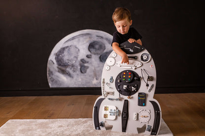 Motorikwand Rocky Rakete aus Holz für Kinder