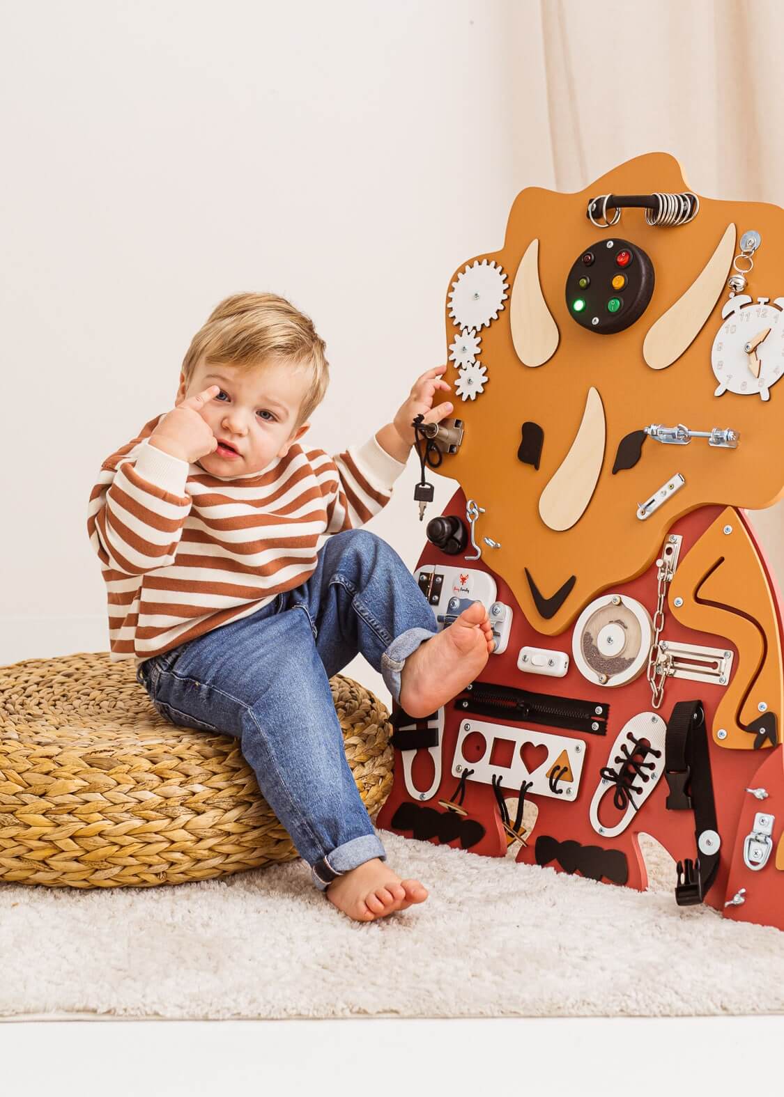 Motorikwand Tilda Trizeratops aus Holz für Kinder