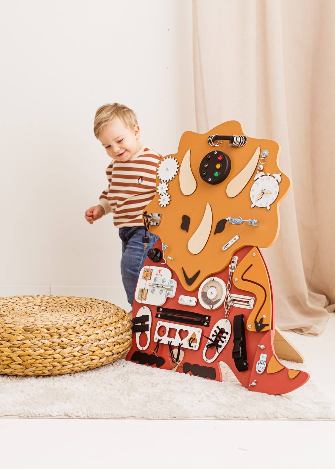 Motorikwand Tilda Trizeratops mit beweglichen Elementen