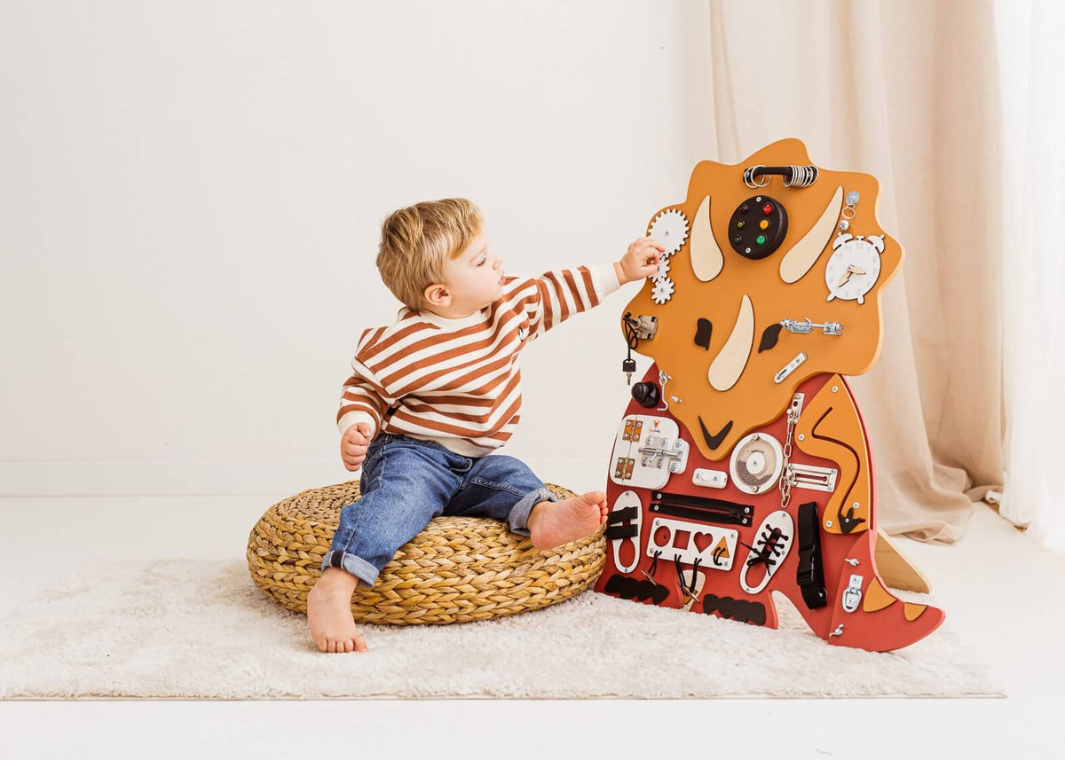 Motorikwand Tilda Trizeratops für spielerisches Lernen