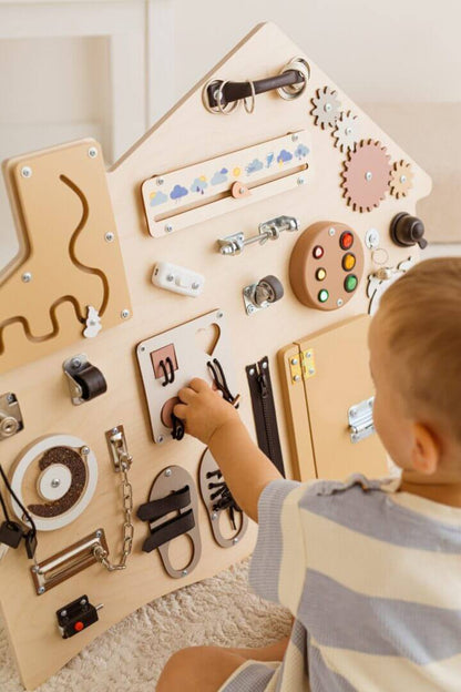 Motorikbrett Sweet Home XL im Boho-Design mit Spielelementen