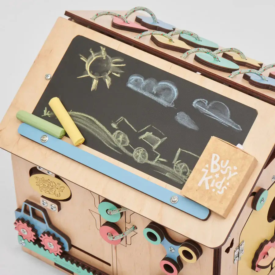 Motorikhaus Mini mit vielen Spielelementen