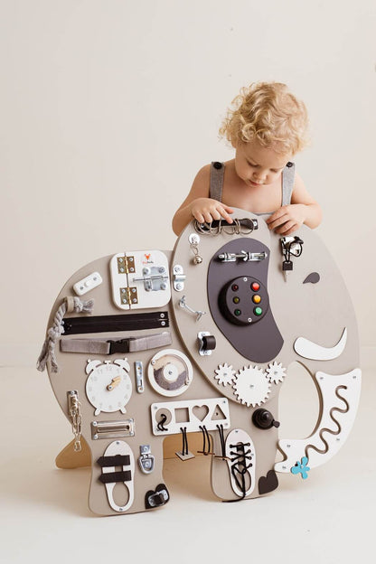Motorikwand Elli Elefant mit vielen Funktionen