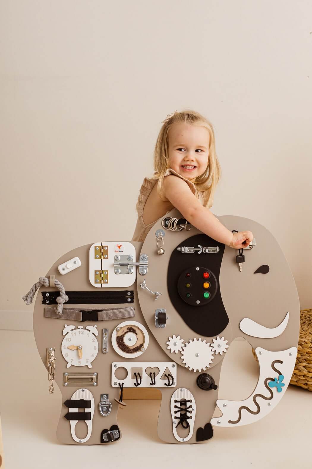 Motorikwand Elli Elefant für spielerisches Lernen