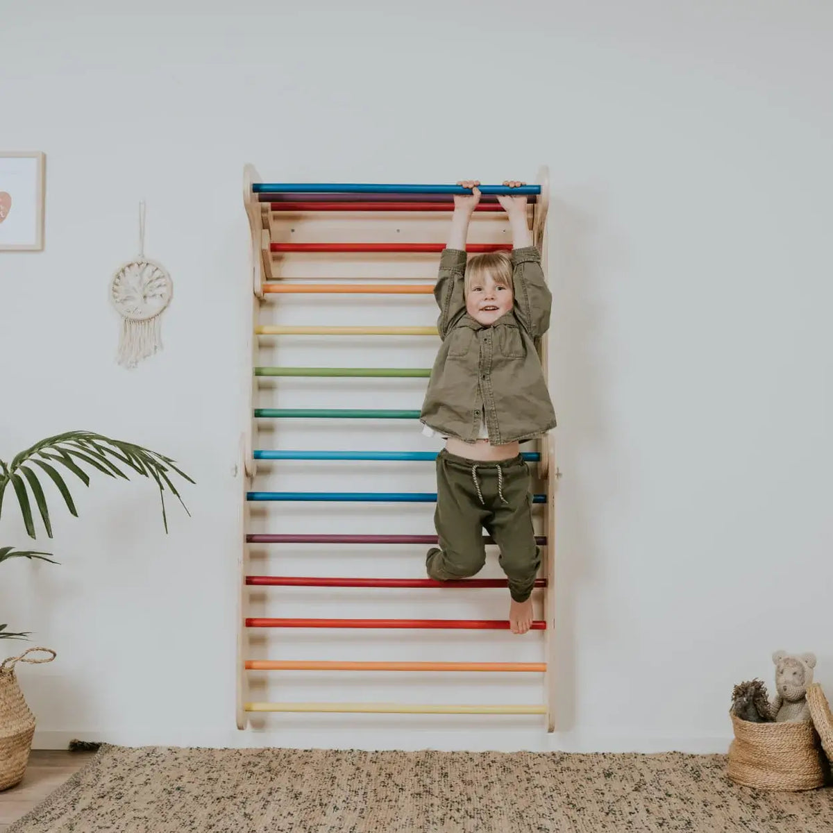 Pikler Kletterdreieck mit Sprossenwand in Bunt zum Klettern und Hochziehen