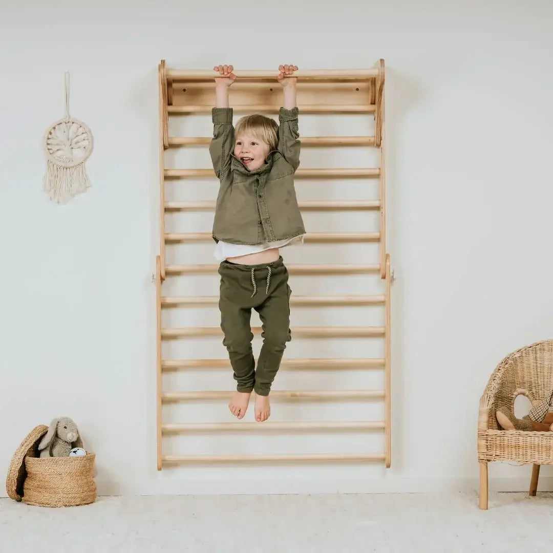 Pikler Kletterdreieck mit Sprossenwand in Natur aus FSC-Holz