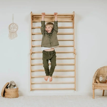 Pikler Kletterdreieck mit Sprossenwand in Natur aus FSC-Holz