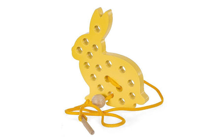 Schnurspielzeug Hase aus Holz für kleine Hände
