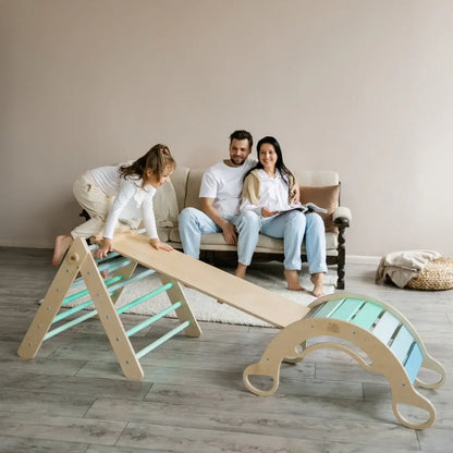 Pikler Kletterset mit Rutschbrett und Schwingbogen in Mint