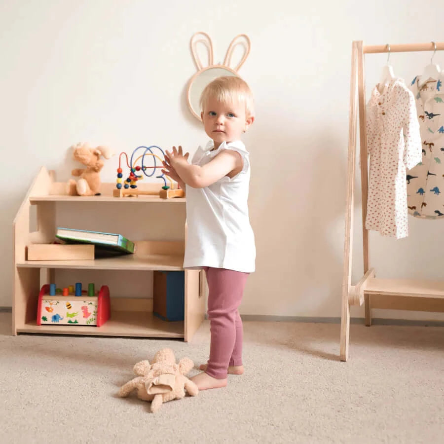 Montessori-Spielzeugregal Häuschen aus Holz
