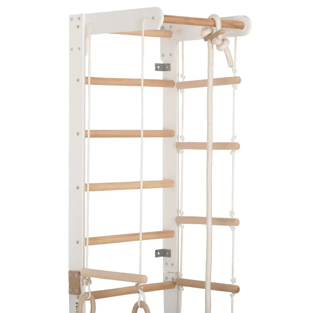 Sport Kletterwand in Weiß fürs Kinderzimmer