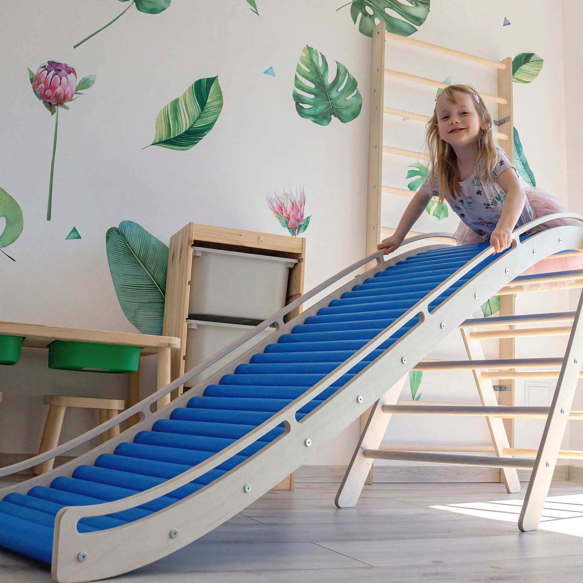 Holz-Wellenrutsche für Kinder im Detail