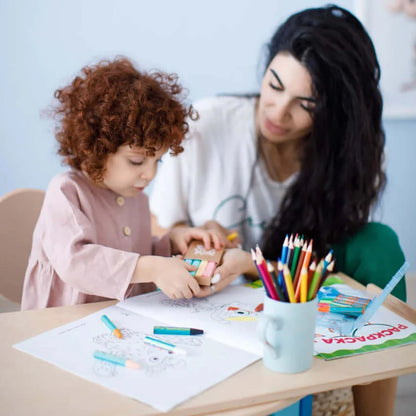 Bunter Montessori Kletterbogen mit Rutsche und Sprossen