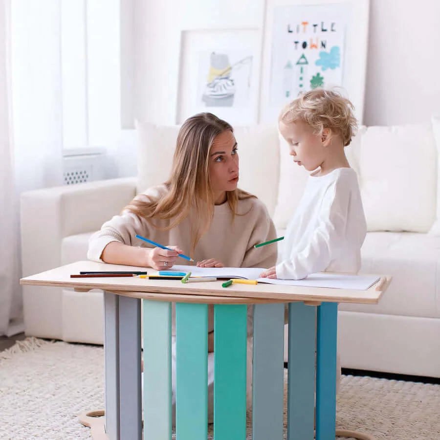 Mintfarbener Montessori Kletterbogen mit Rutsche und Leiter