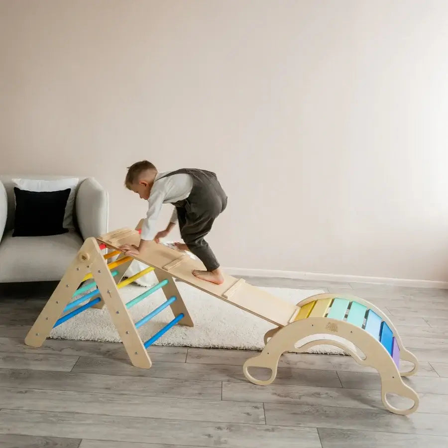Busykids Kletterset aus Pikler Dreieck, Rutschbrett und Schwingbogen kombiniert