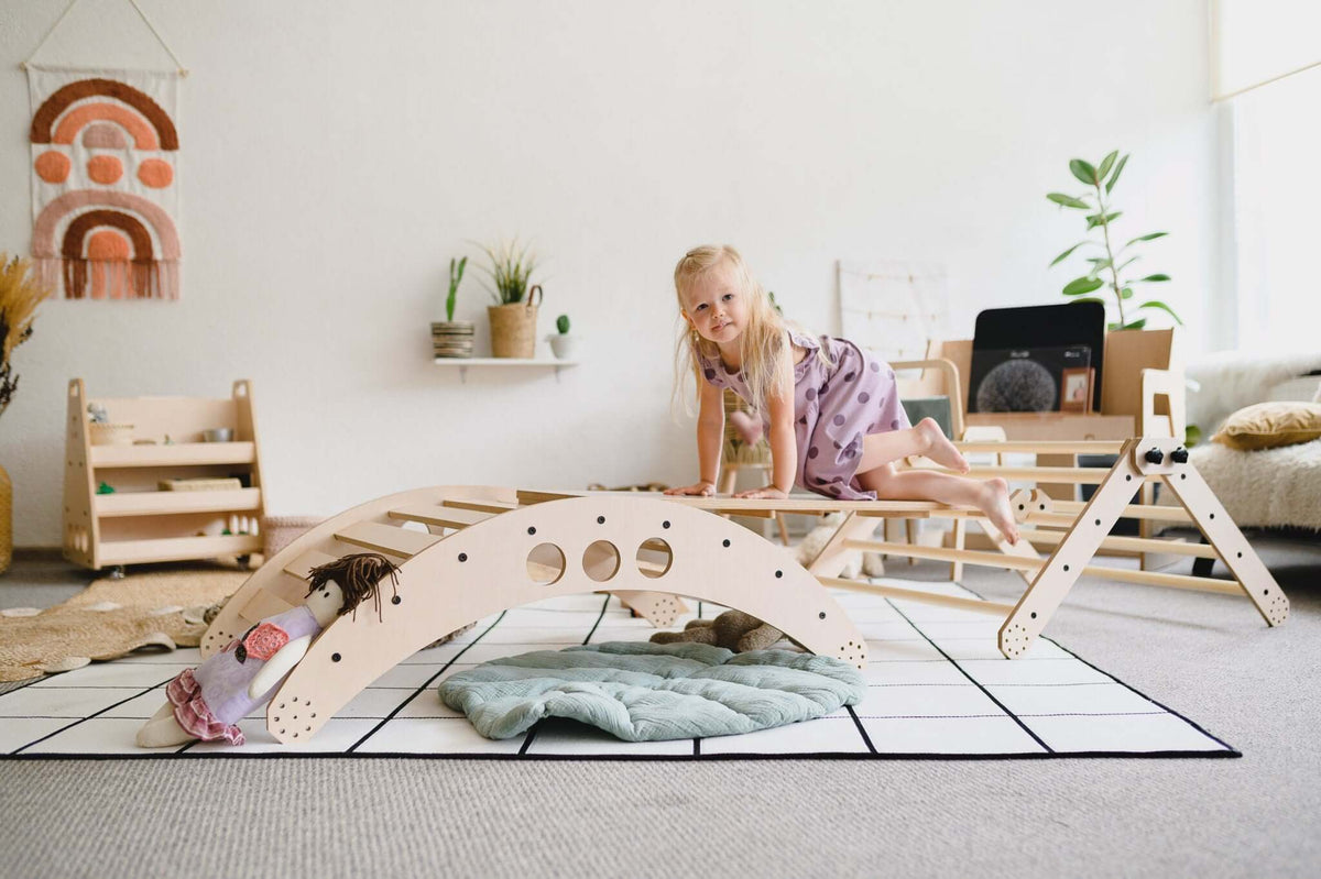 Albero Bergsteiger Kletterset als Indoor-Spielplatz für Bewegung im Kinderzimmer