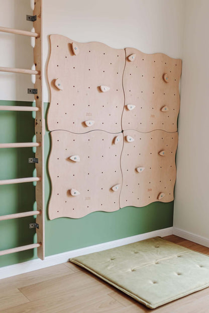 Detailaufnahme der Montagepunkte der modularen Kletterwand
