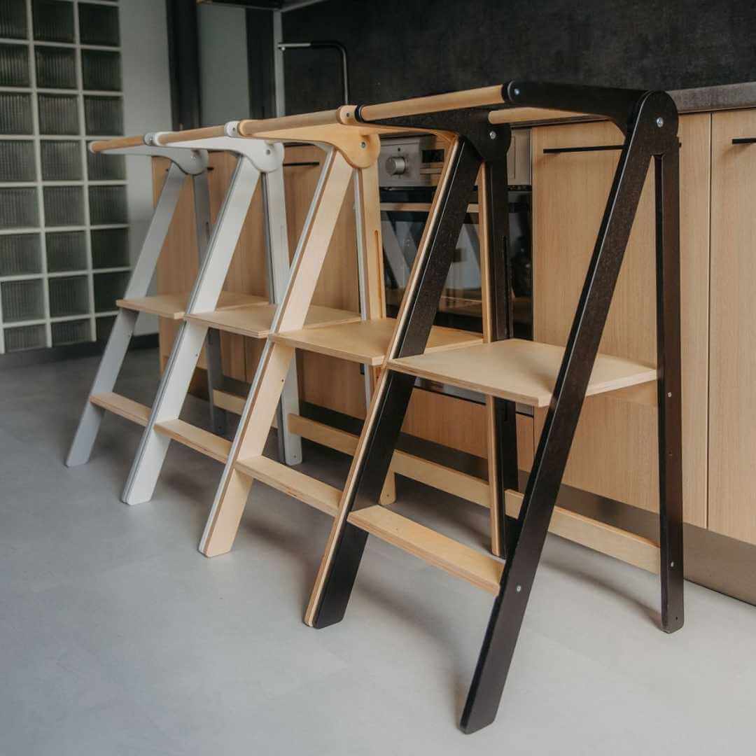 Faltbarer Montessori Lernturm in mehreren Farbvarianten